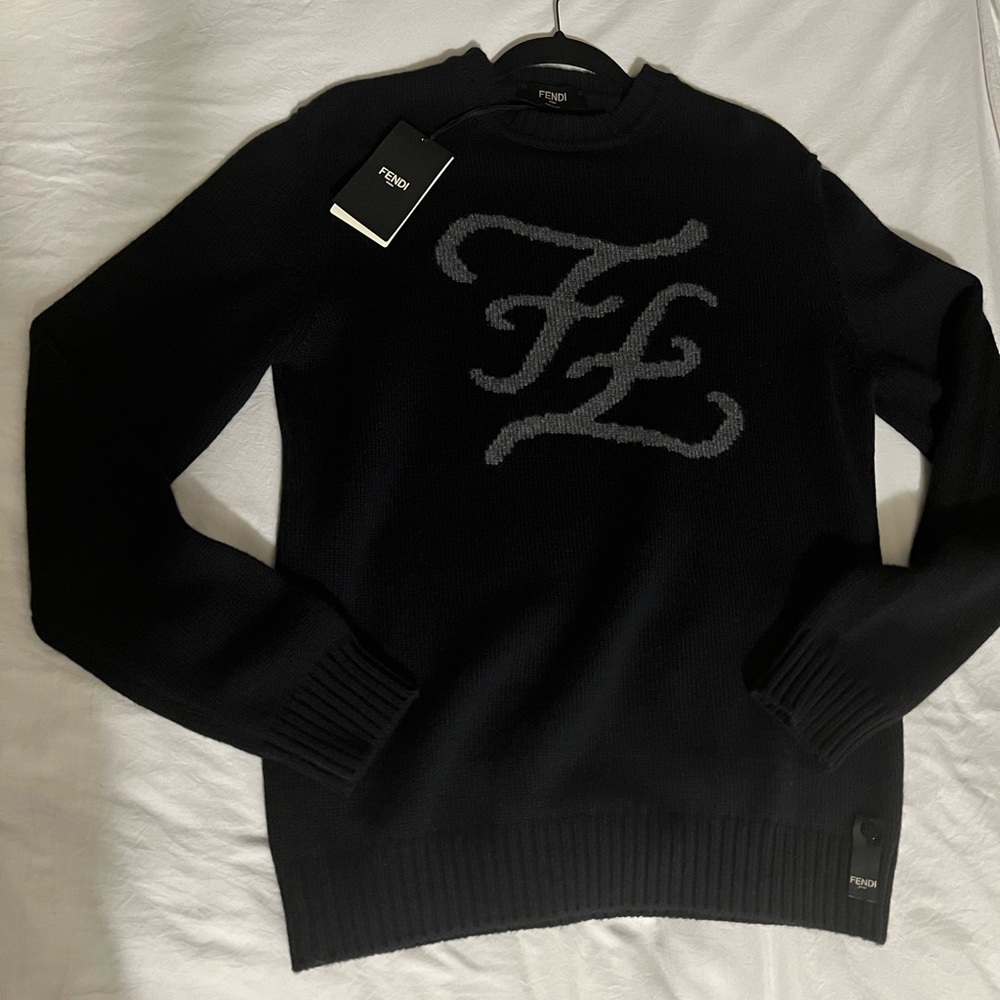 Unworn FENDI sweater w tags